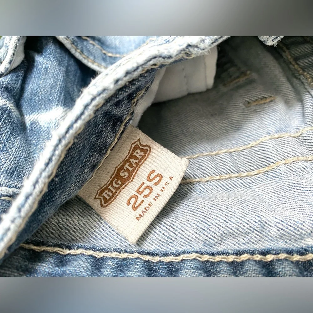 Big star jeans• Women’s size 25 • Boot cut • Low rise - Picture 5 of 6
